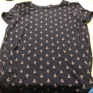 Girls size 10-12 Old Navy relaxed fit t-shirt.